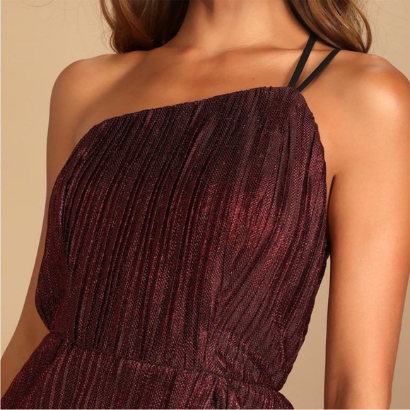 Lulus shiny red pleated pleated one shoulder maxi dress - Picture 3 of 3